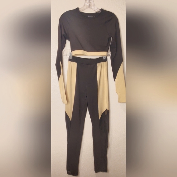 Pretty Little Thing Black Panel Long Sleeve Crop Top & Mesh Panel Gym Leggings - Picture 3 of 9